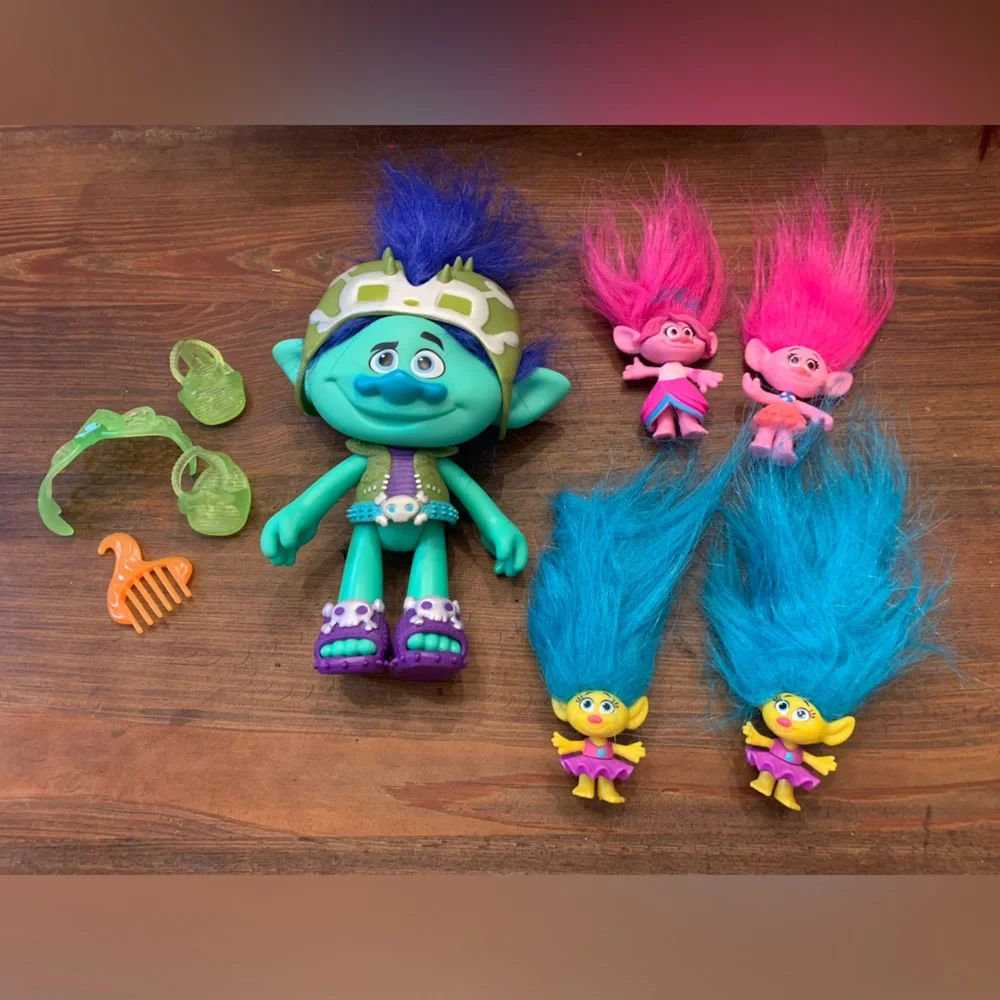 Trolls lot with accessories, 5 dolls - Picture 1 of 4